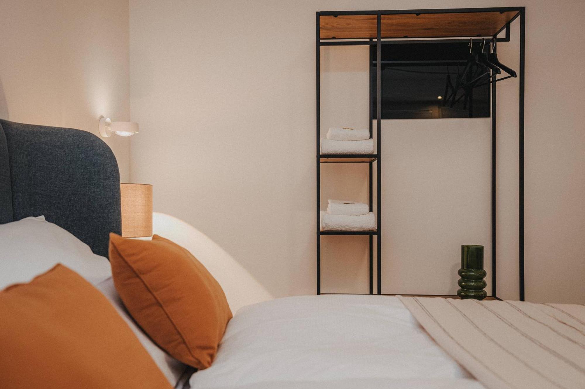 Downtown Apartment Mit Luxusbad Am Hafen Nur 5 Minuten Zu Fuss In Die Innenstadt Und Zum Bahnhof! Oldenburg Eksteriør bilde