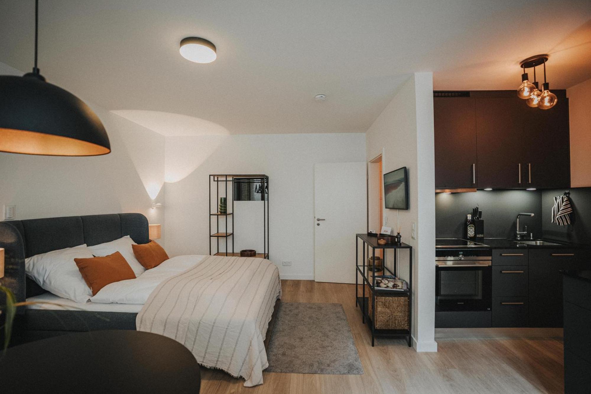 Downtown Apartment Mit Luxusbad Am Hafen Nur 5 Minuten Zu Fuss In Die Innenstadt Und Zum Bahnhof! Oldenburg Eksteriør bilde