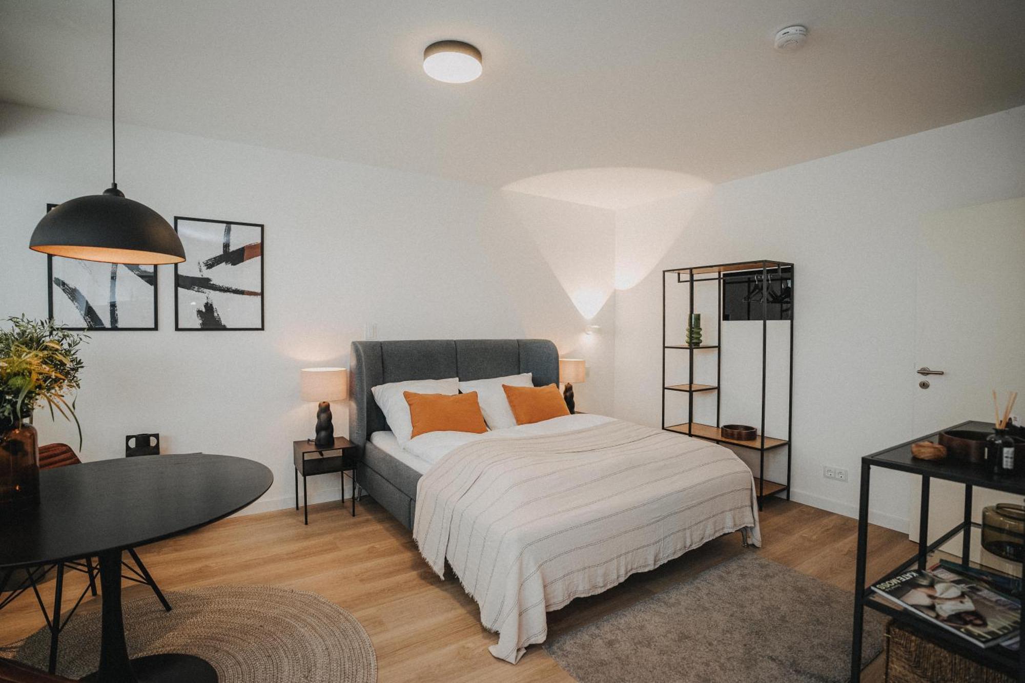 Downtown Apartment Mit Luxusbad Am Hafen Nur 5 Minuten Zu Fuss In Die Innenstadt Und Zum Bahnhof! Oldenburg Eksteriør bilde